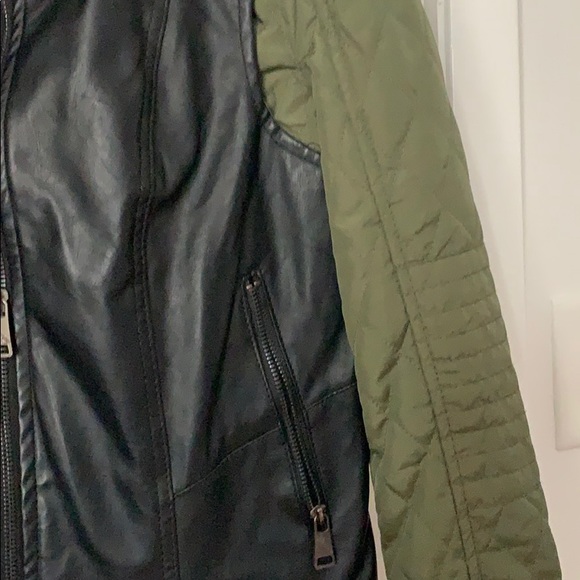 Jackets - Picture 2 of 4